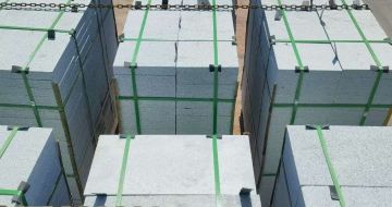 巴彦淖尔 芝麻白花岗岩5公分地铺石 花岗岩厂家工厂装车日常