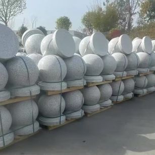 巴彦淖尔 白麻花岗岩石材圆球，石球，挡车球，隔离球，景观石球，风水球等