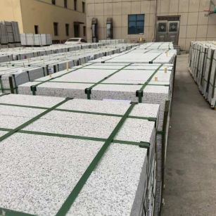 巴彦淖尔 白麻花岗岩5.0公分荔枝面地铺石