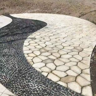 巴彦淖尔 黄金麻冰裂纹地铺石工地铺装案例