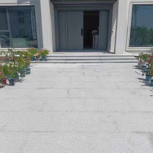 巴彦淖尔 芝麻白花岗岩地铺石地面铺装