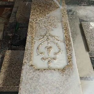 巴彦淖尔 黄金麻花岗岩异形加工雕刻栏杆大柱