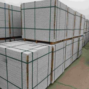 巴彦淖尔 白麻花岗岩石材荔枝面地铺石（300*600*50）