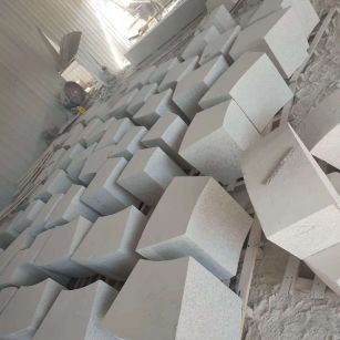 巴彦淖尔 白麻花岗岩异形坐凳