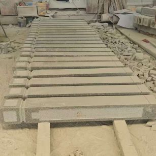 巴彦淖尔 芝麻白异形加工雕刻-栏杆大柱，方柱