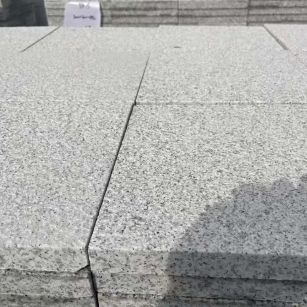 巴彦淖尔 白麻花岗岩石材推荐 荔枝面地铺石