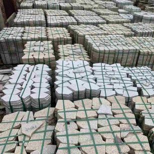 巴彦淖尔 黄金麻白麻花岗岩荔枝面地铺石(冰裂纹)