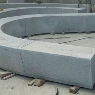 巴彦淖尔 芝麻白花岗岩光面弧形坐凳