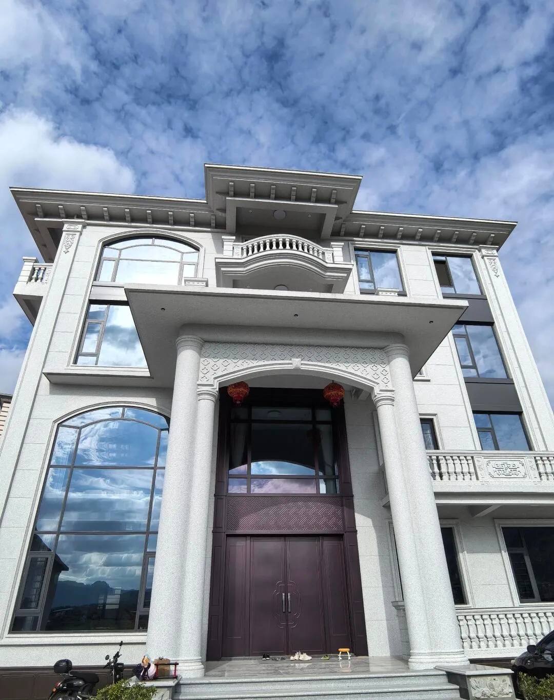 巴彦淖尔白麻别墅外墙干挂石材效果示例