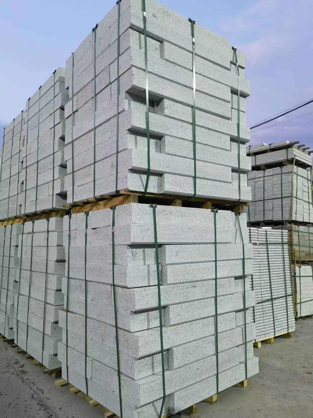 巴彦淖尔 芝麻白花岗岩路沿石，路缘石，路肩石，道牙，立缘石，马路牙子，街沿石，侧石等