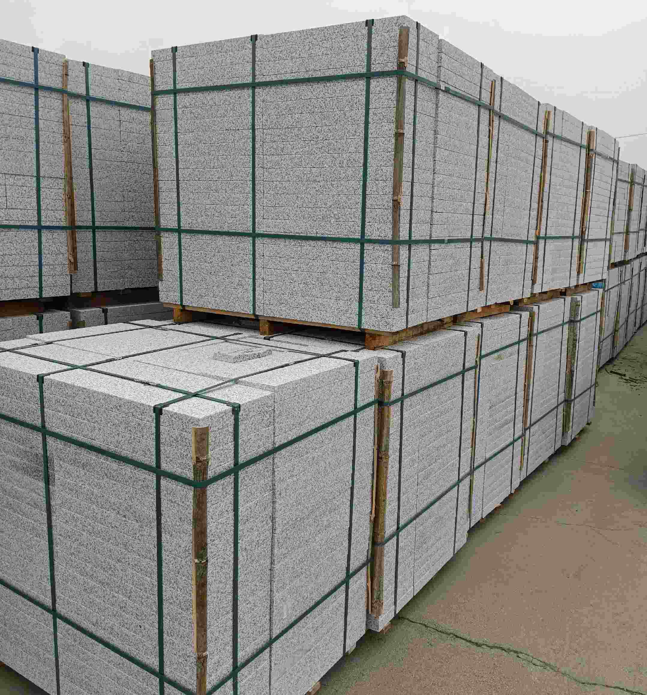 巴彦淖尔 白麻花岗岩石材荔枝面地铺石（300*600*50）