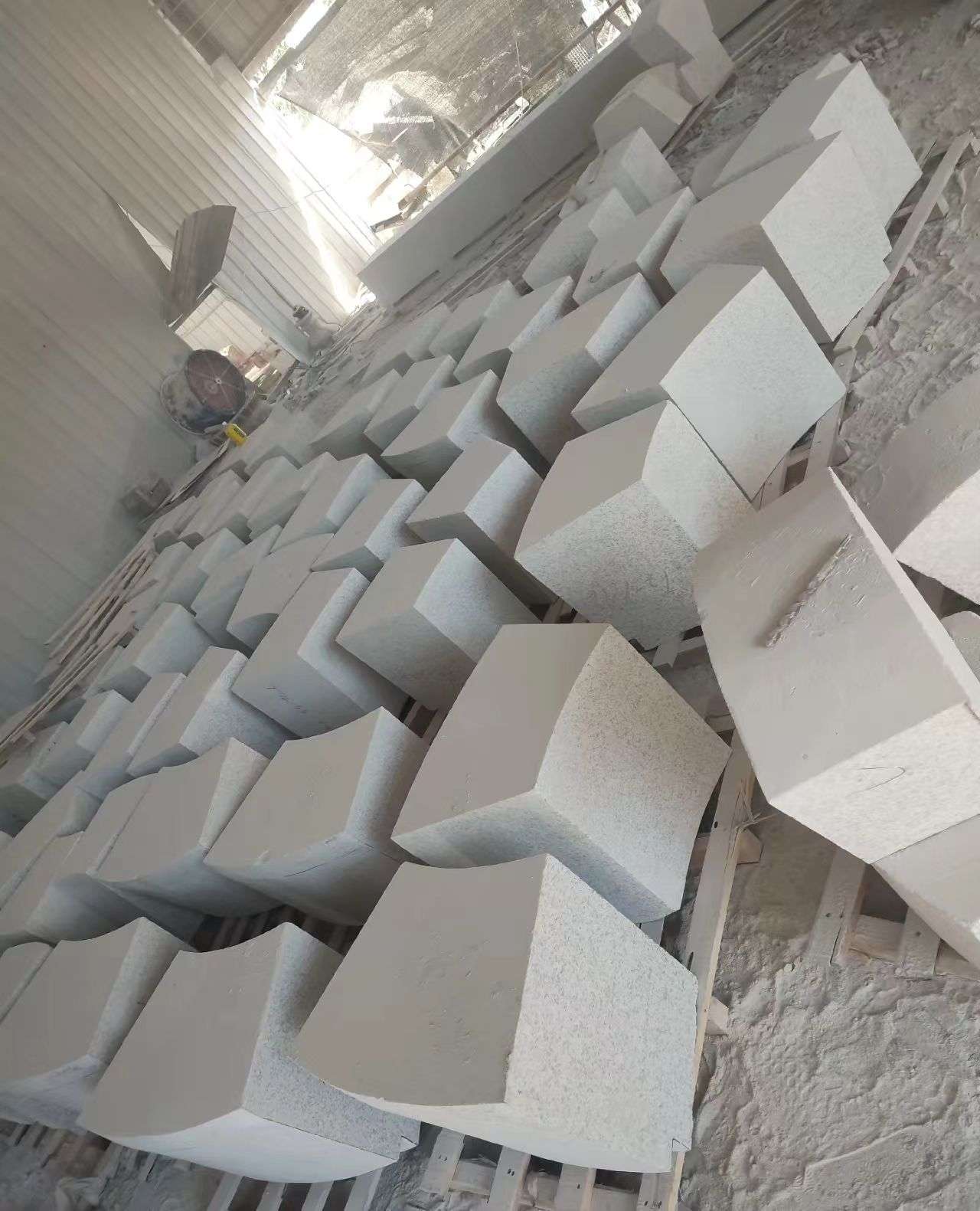 巴彦淖尔 白麻花岗岩异形坐凳