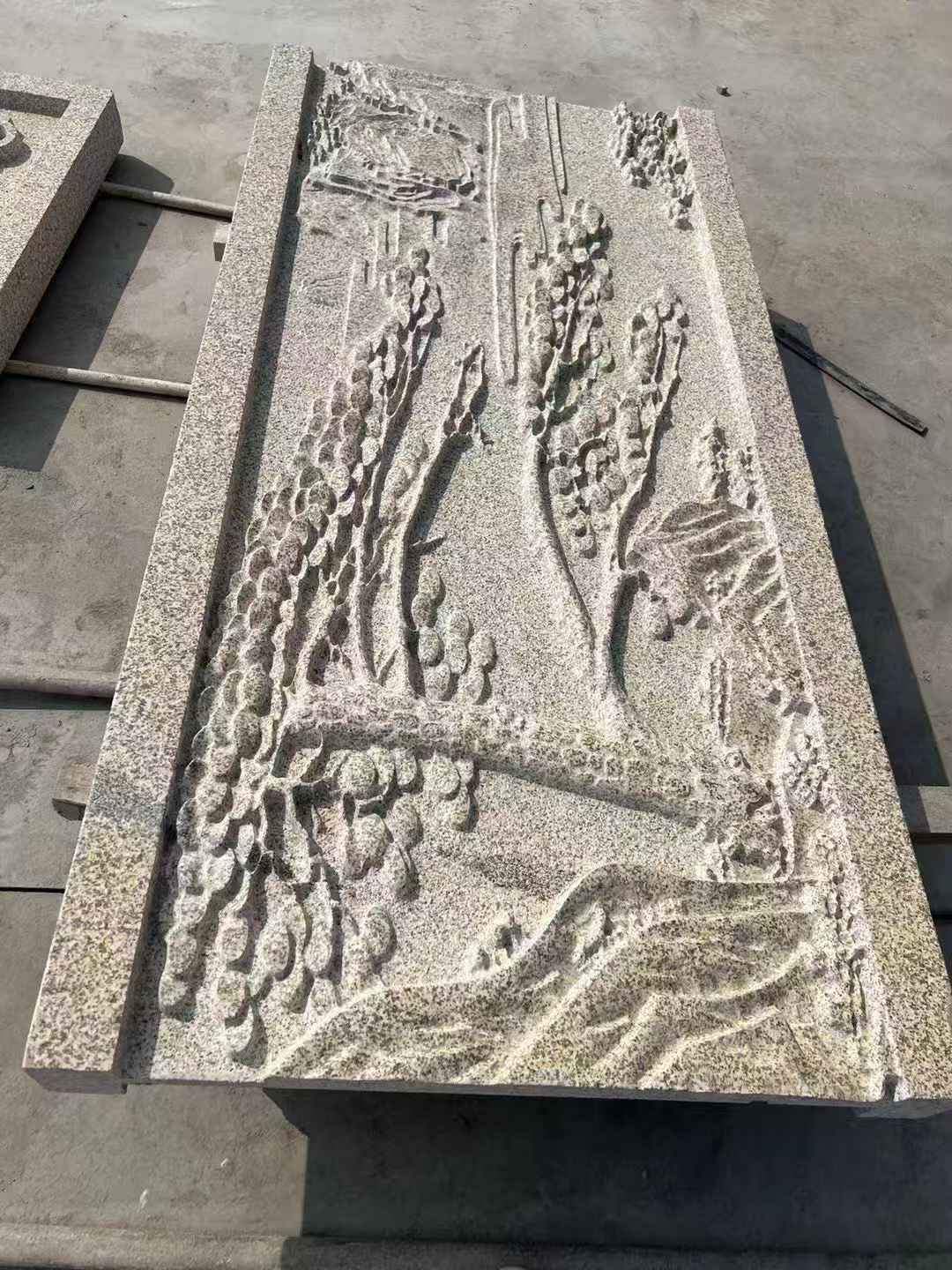 巴彦淖尔 黄金麻雕刻板浮雕迎客松