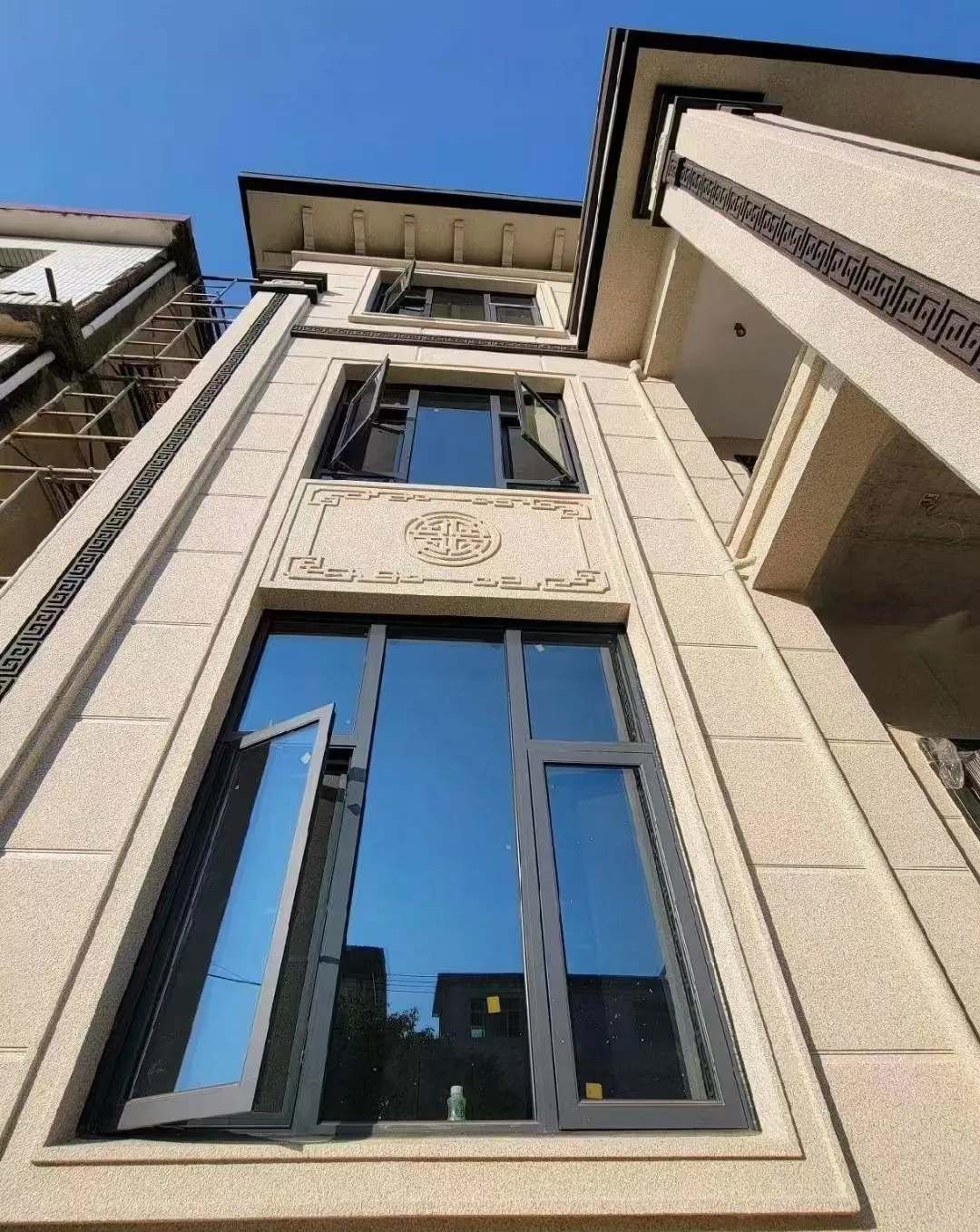 巴彦淖尔 黄金麻荔枝面别墅外墙干挂效果展示