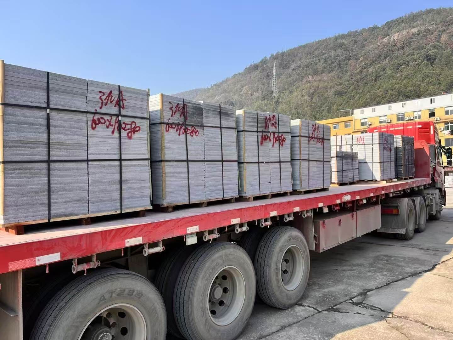 巴彦淖尔 芝麻灰地铺石出货日常