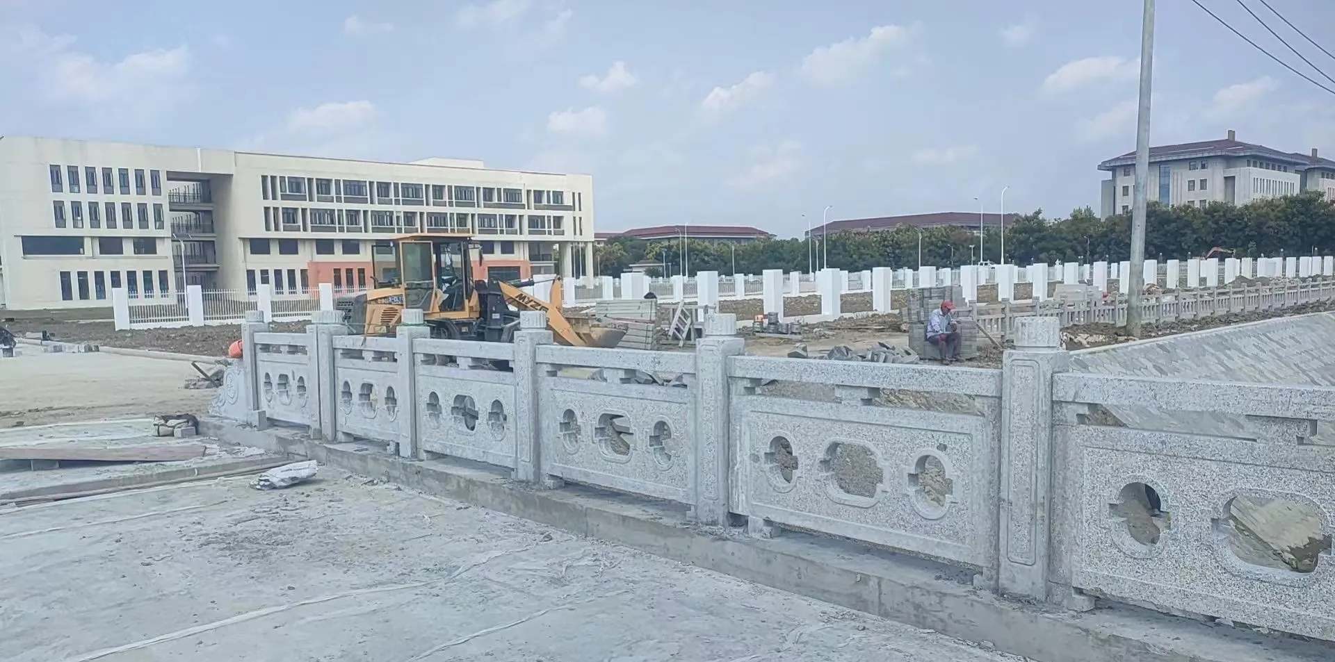 巴彦淖尔 白麻花岗岩荔枝面河道栏杆