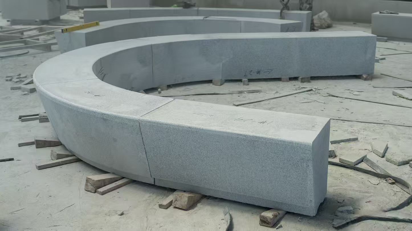 巴彦淖尔 芝麻白花岗岩光面弧形坐凳