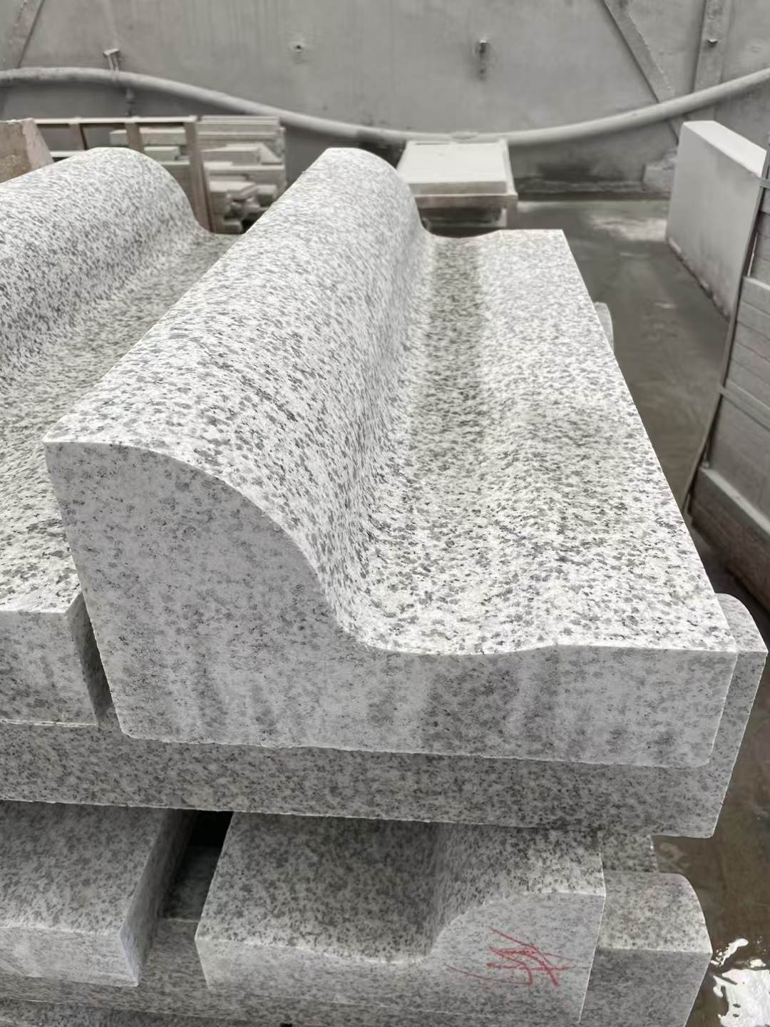 巴彦淖尔 白麻花岗岩S型路沿石，路侧石，马路牙子等