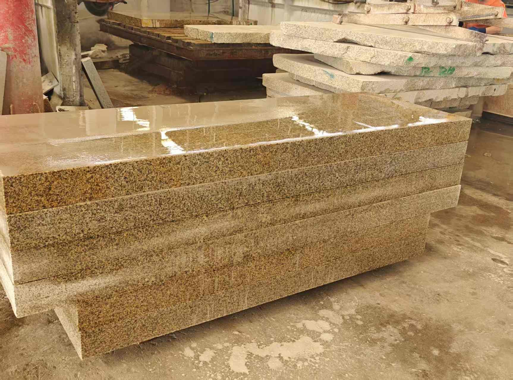 巴彦淖尔 黄金麻栏杆料半成品加工中